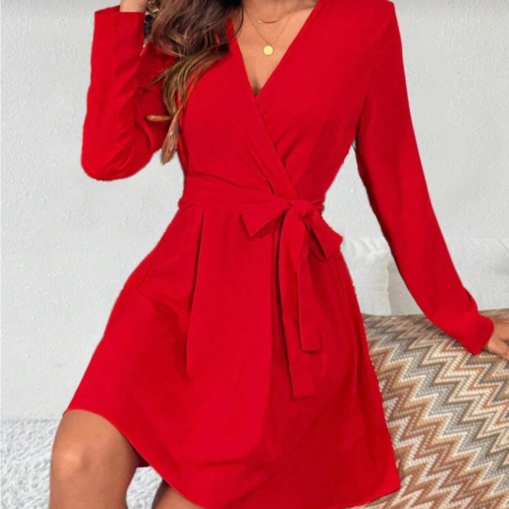 🟡 CLEARANCE DONATING SOON Vibrant Red Wrap Dress